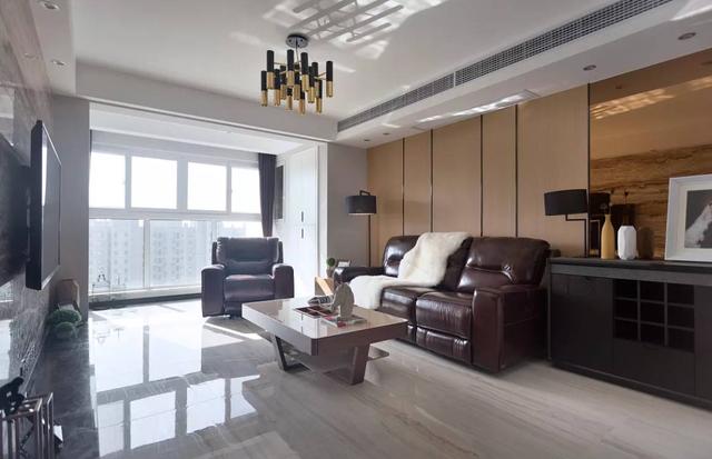 把不銹鋼條嵌到墻上,簡單點綴好高檔!