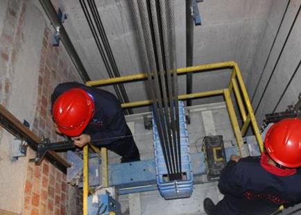 安裝不銹鋼電梯門(mén)套